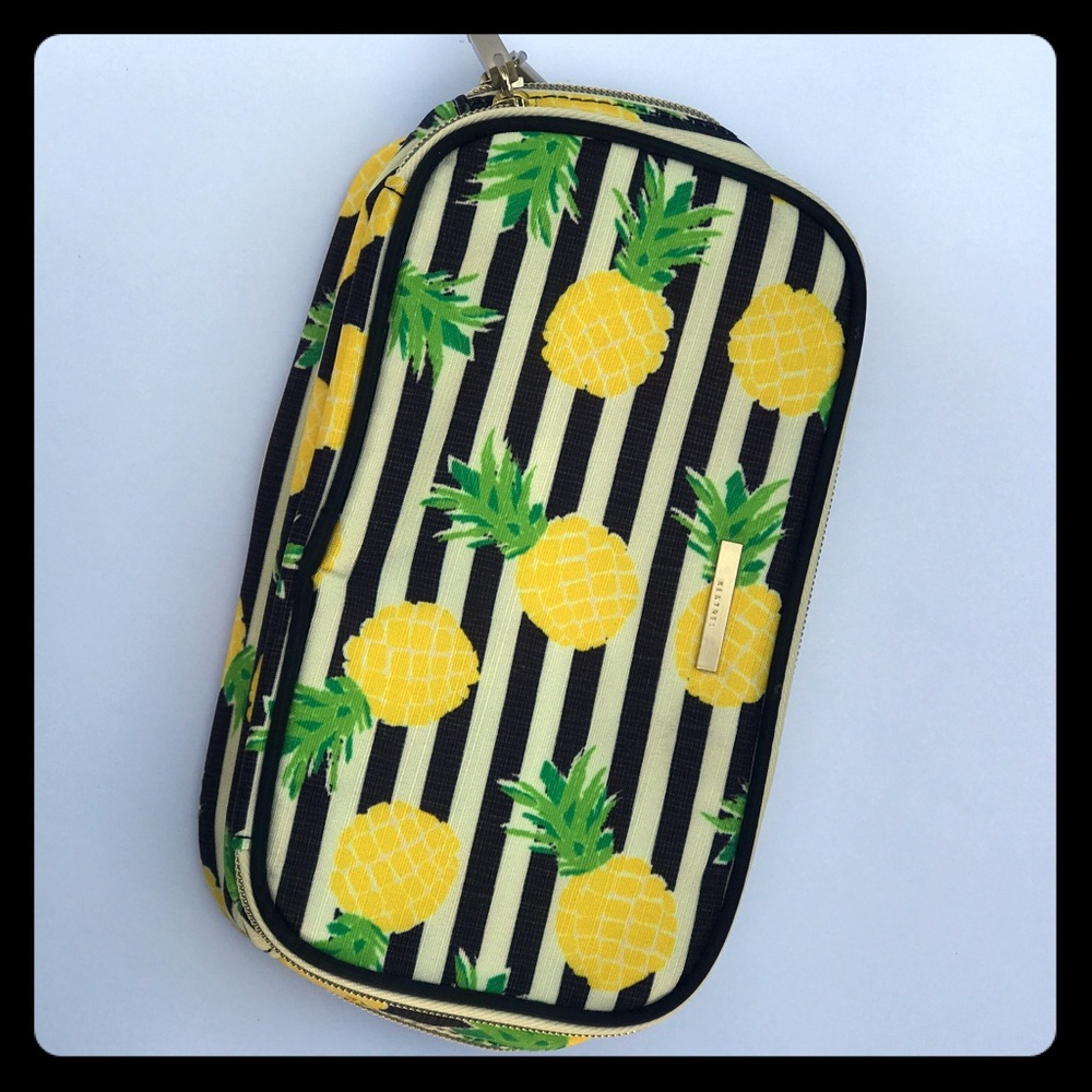 Makeup / toiletry bag